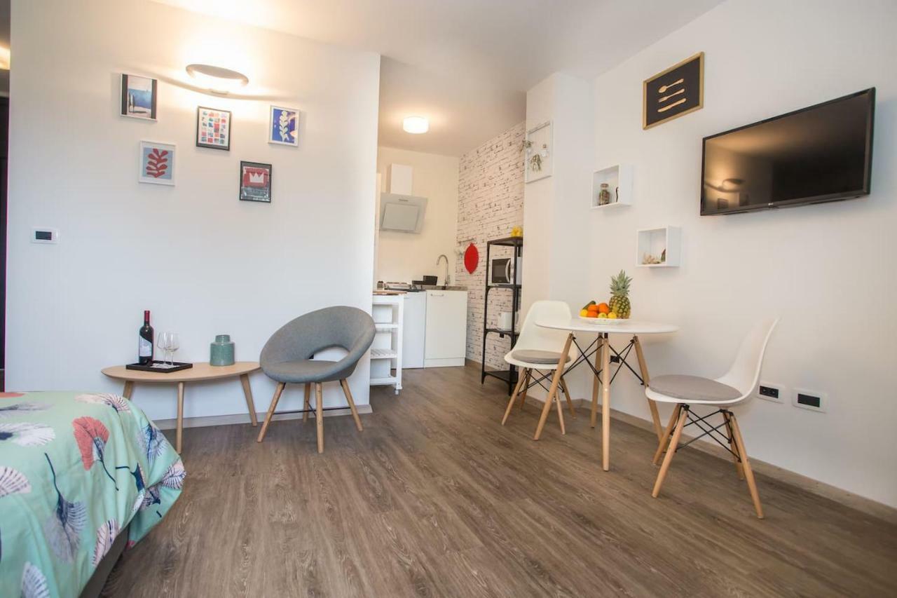 Caprice Studio Apartment Пореч Екстер'єр фото
