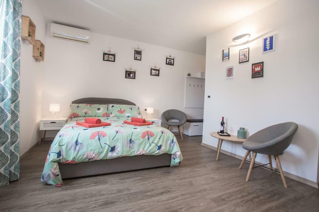 Caprice Studio Apartment Пореч Екстер'єр фото
